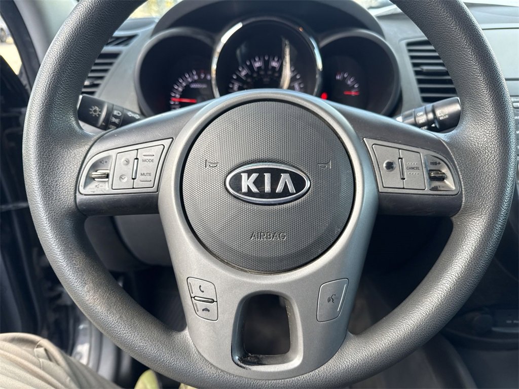 Used 2011 Kia Soul + image 13