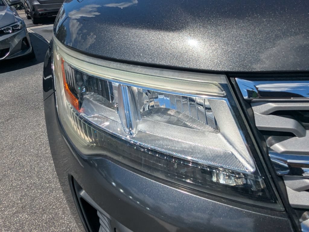 Used 2019 Ford Explorer Limited w/ Class III Trailer Tow Package FWD image 21
