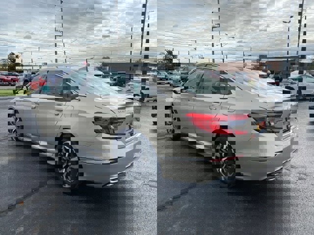 Used 2018 Honda Accord Touring image 10