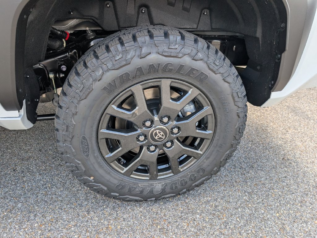 New 2026 Toyota 4Runner SR5 AWD/4WD image 31