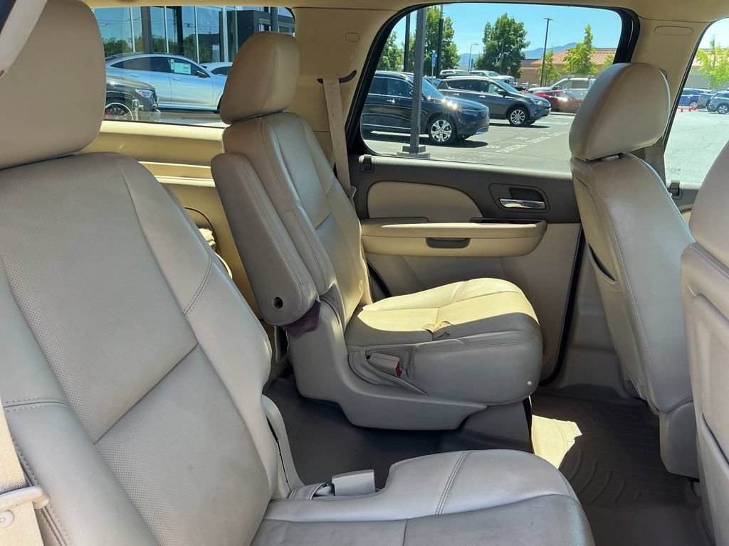 Used 2013 GMC Yukon SLT w/ SLT-2 Equipment Package AWD/4WD image 23