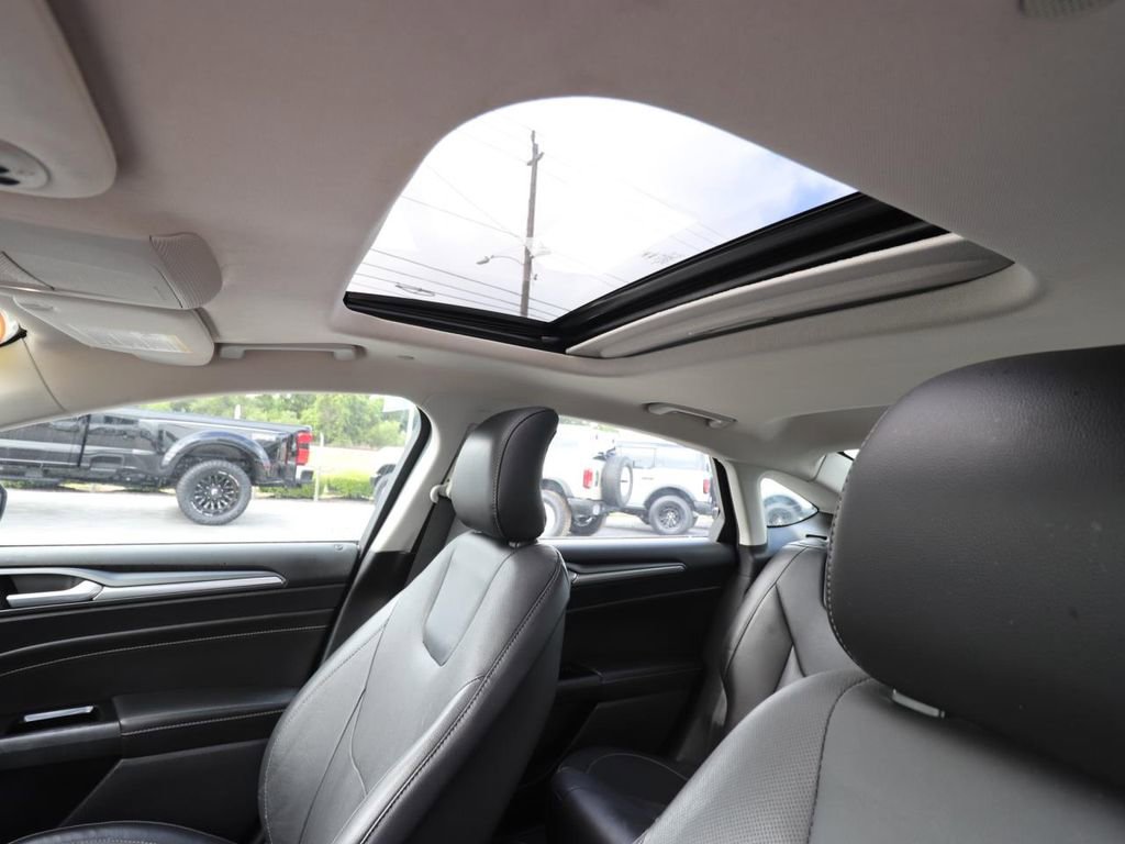 Used 2015 Ford Fusion Titanium image 4