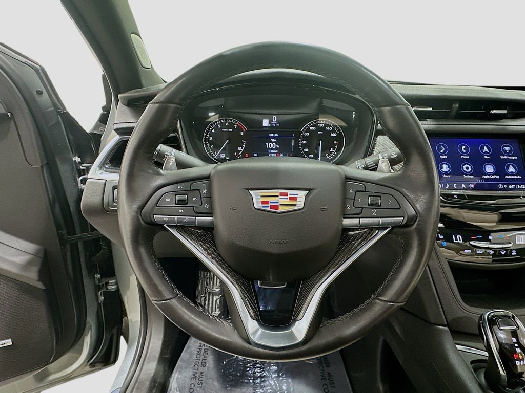 Used 2023 Cadillac XT6 Sport image 11