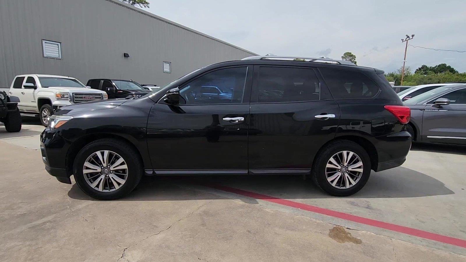 Used 2019 Nissan Pathfinder SV FWD image 5