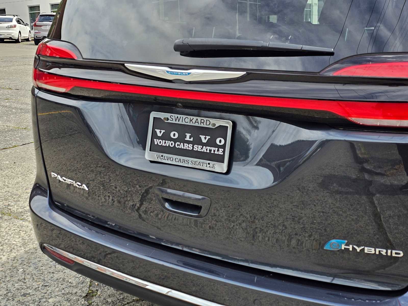 Used 2021 Chrysler Pacifica Limited w/ Premium & Safety Sphere Group FWD image 9