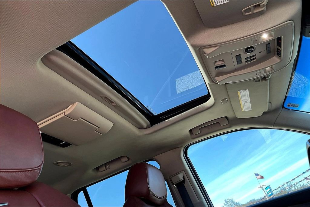 Used 2020 Cadillac Escalade Premium Luxury image 17