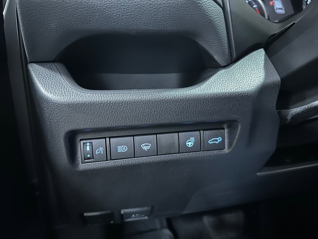Used 2022 Toyota RAV4 XLE image 20