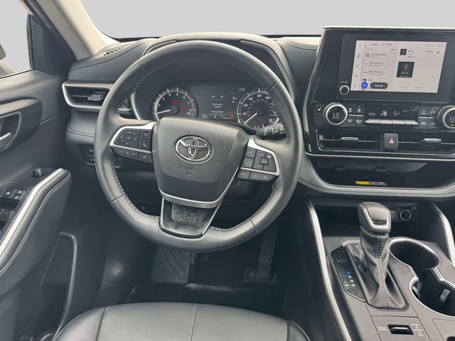Certified 2025 Toyota Highlander XLE AWD/4WD image 19