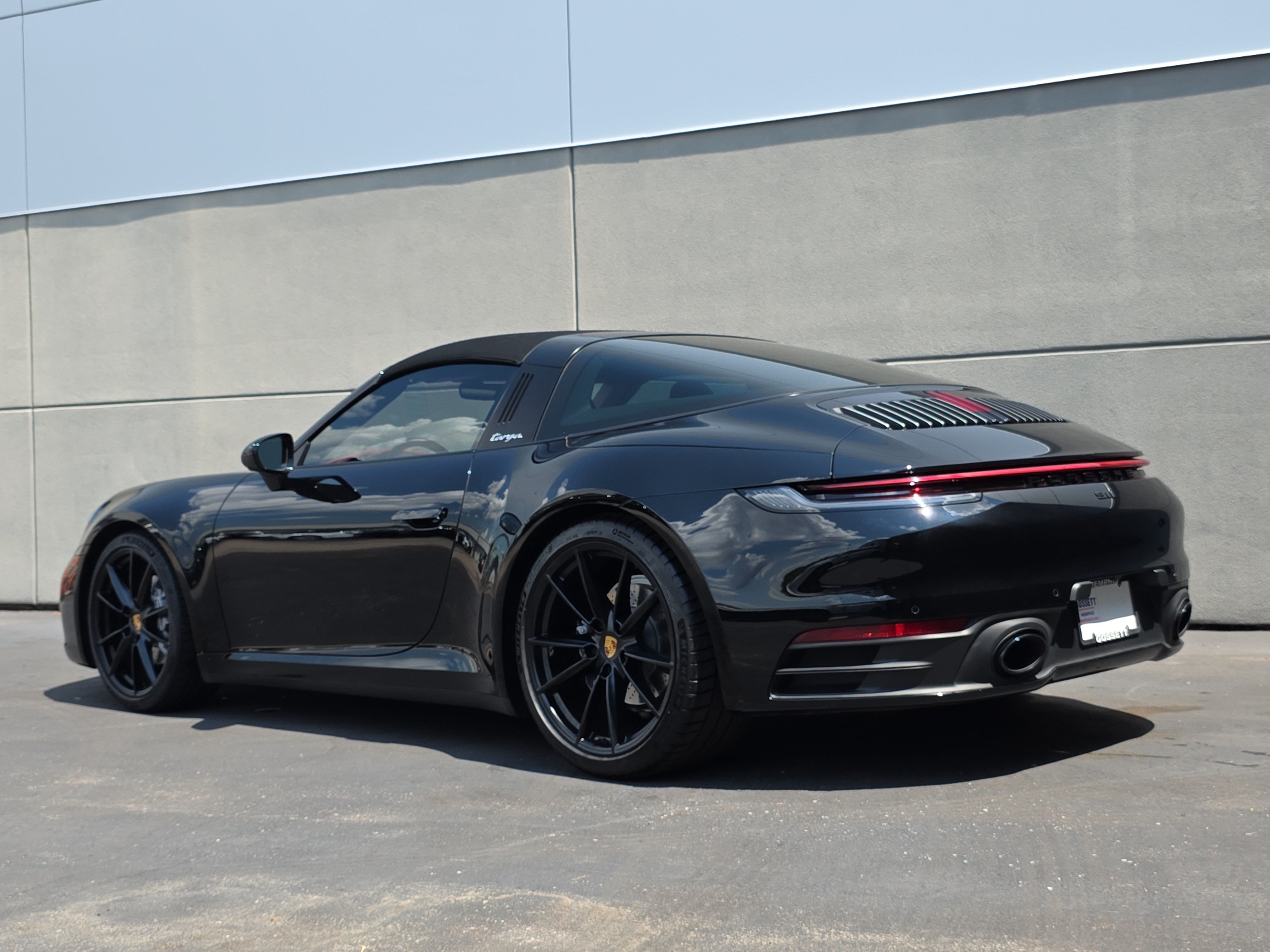 Certified 2024 Porsche 911 Targa 4 AWD/4WD image 3