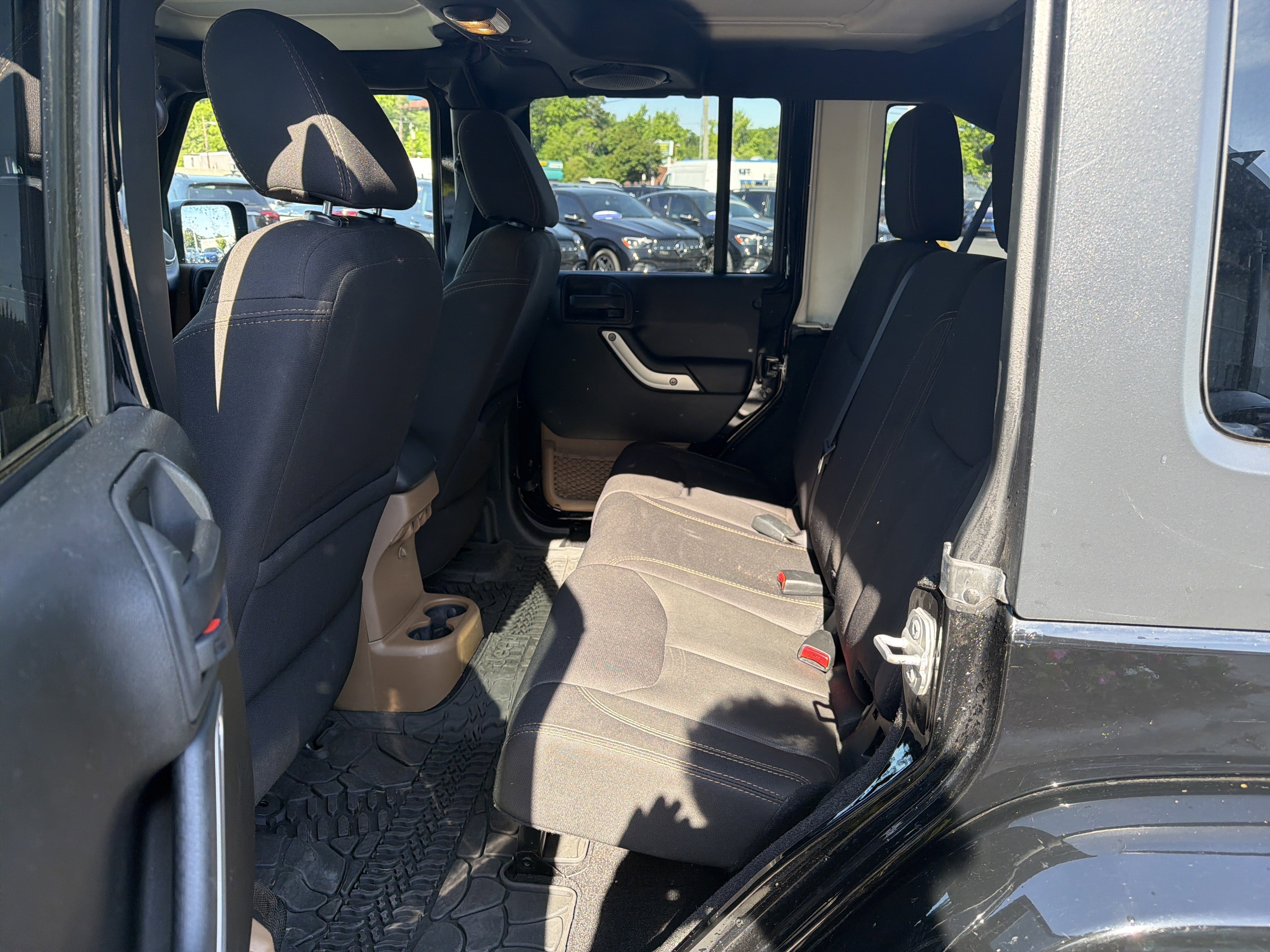 Used 2014 Jeep Wrangler Unlimited Sahara w/ Trailer Tow Group AWD/4WD image 31