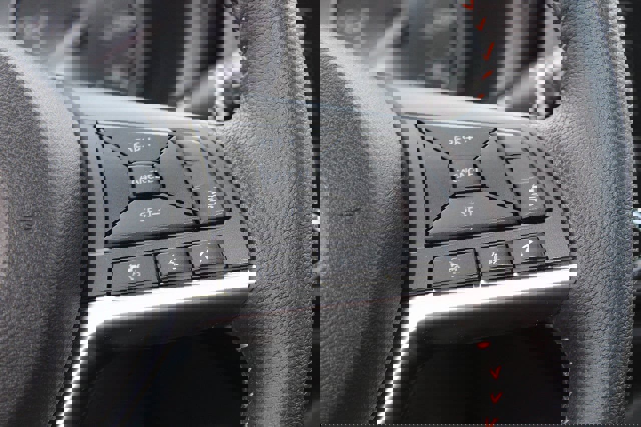 Used 2024 Nissan Kicks SR image 13