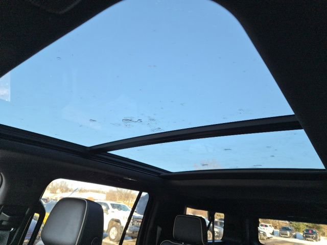 Used 2023 GMC Yukon XL SLT image 40