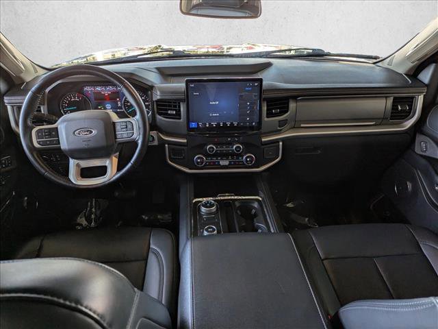 Used 2023 Ford Expedition XLT image 19