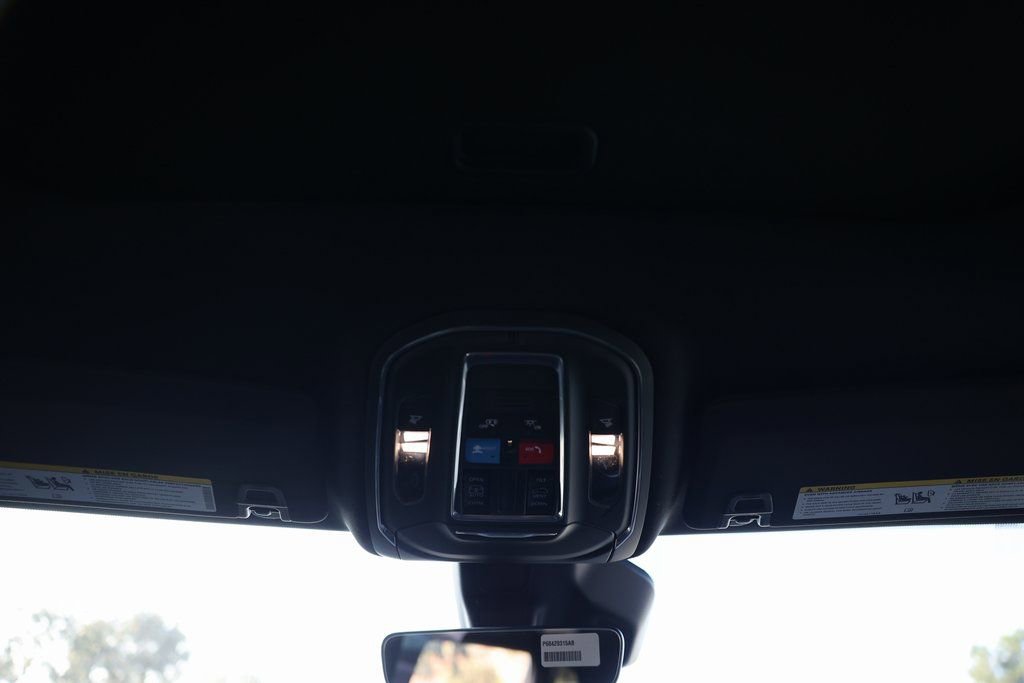 New 2025 Jeep Grand Cherokee Laredo X w/ Trailer Tow Package image 34