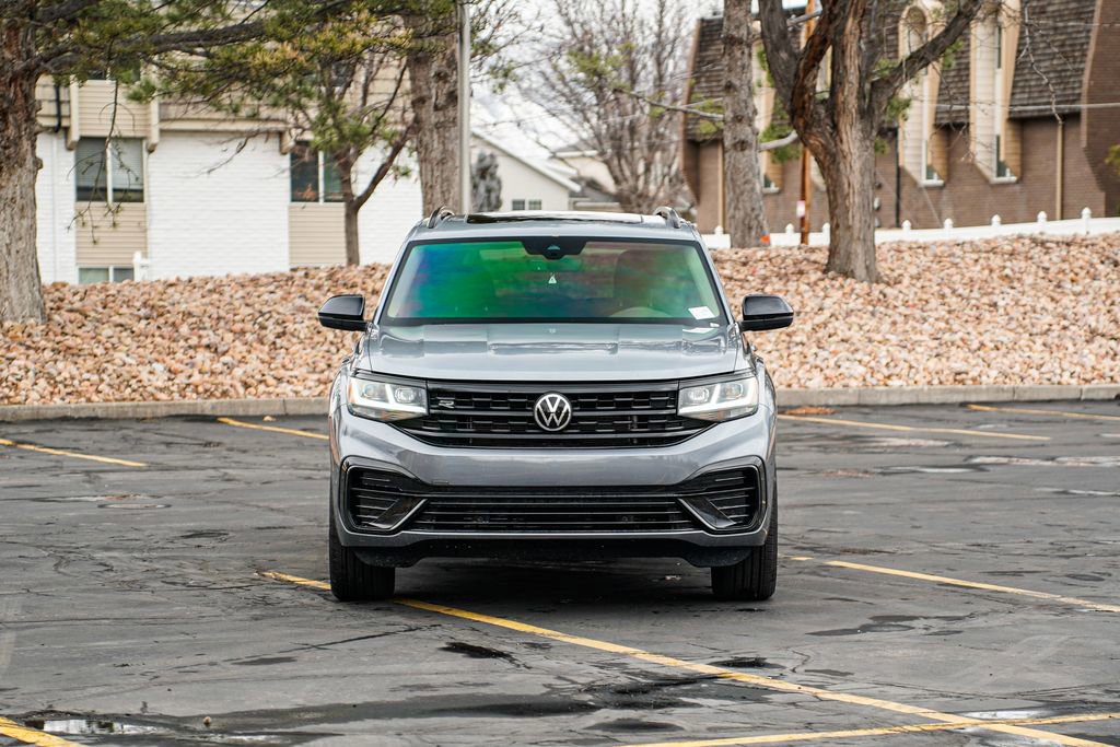 Used 2022 Volkswagen Atlas SEL R-Line image 2
