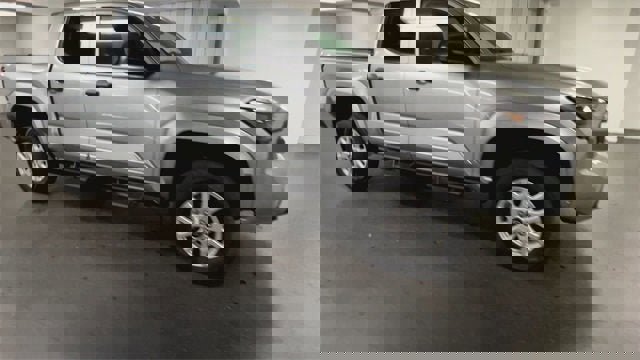 Used 2024 Toyota Tacoma SR image 2