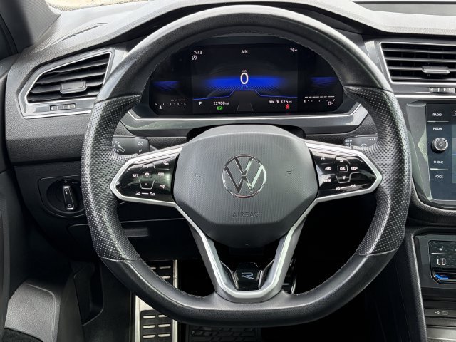 Used 2023 Volkswagen Tiguan SE R-Line FWD image 12
