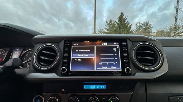 Used 2022 Toyota Tacoma TRD Off-Road image 20