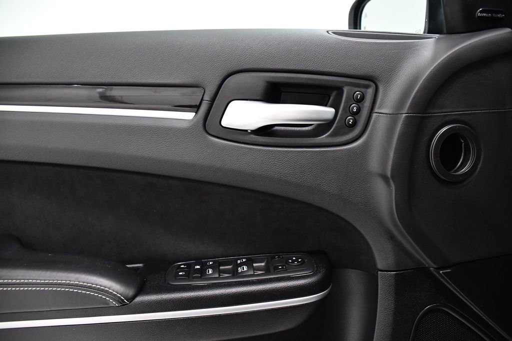 Used 2023 Chrysler 300 C RWD image 17