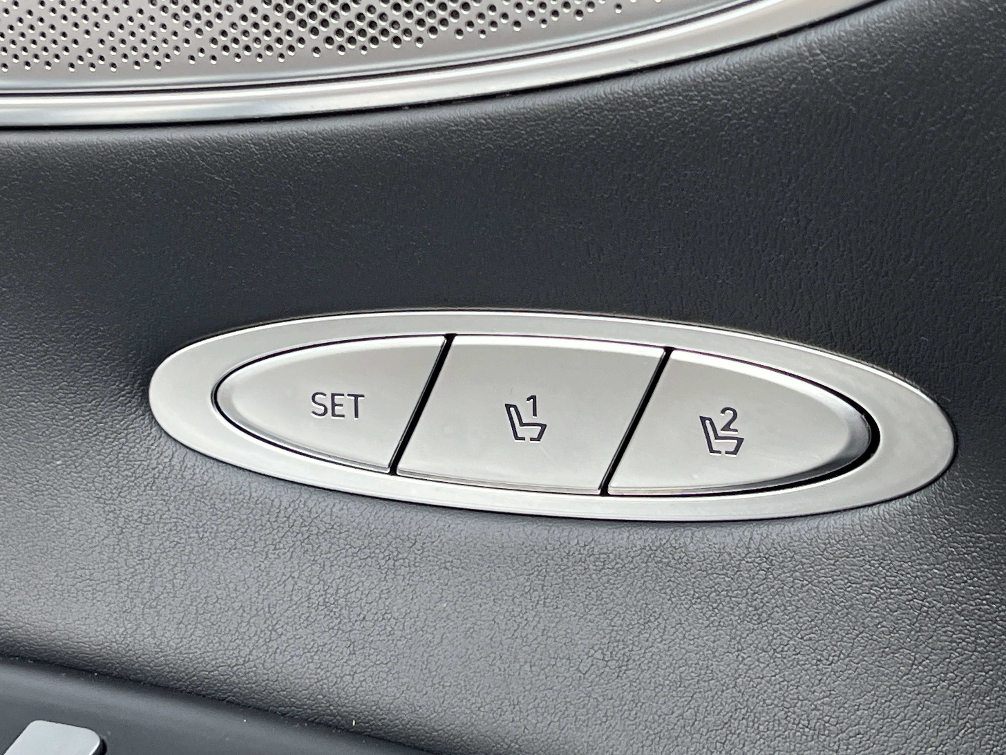 Used 2025 Genesis GV70 3.5T Sport w/ Sport Advanced Package image 18