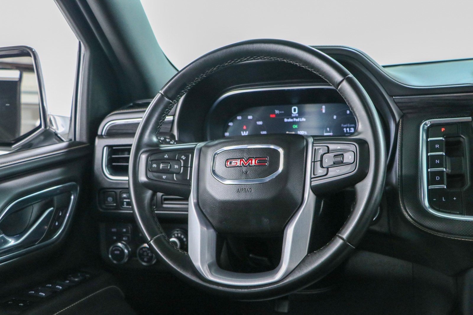 Used 2023 GMC Yukon XL SLT AWD/4WD image 13