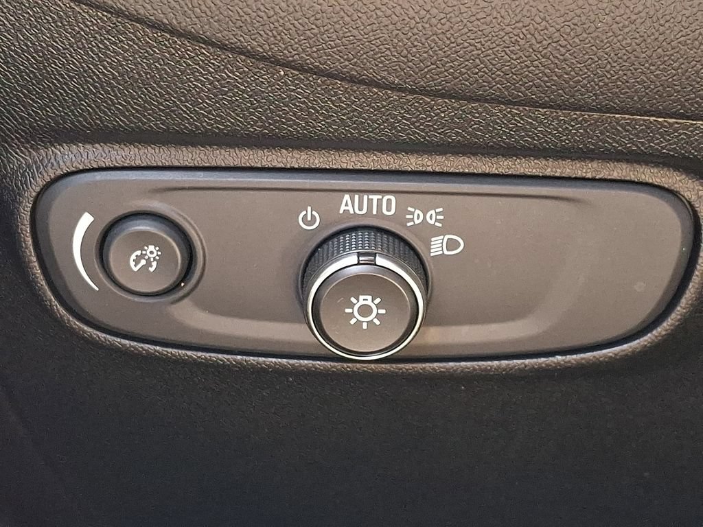Used 2019 Chevrolet Equinox LT FWD image 25