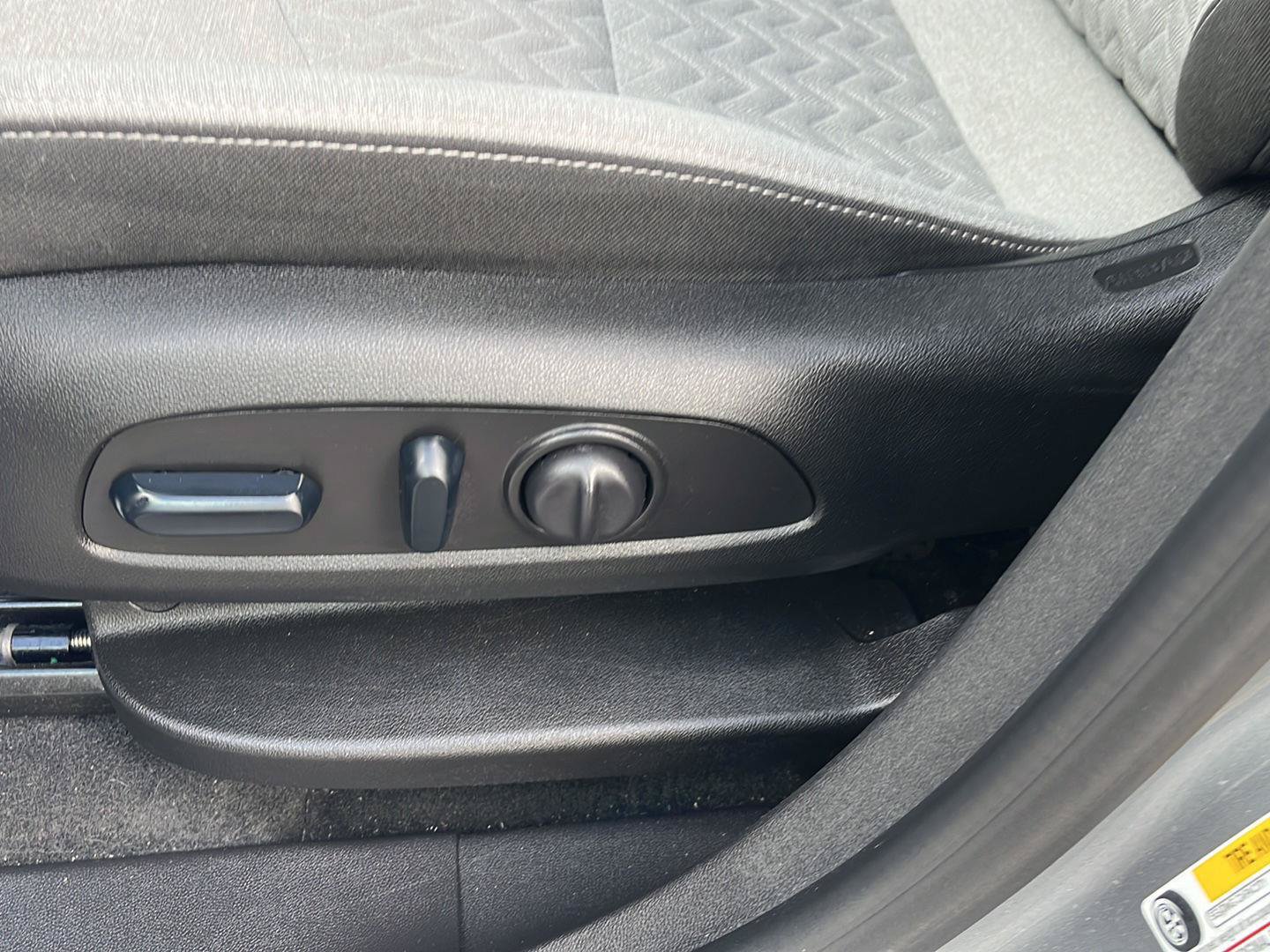 Used 2024 Chevrolet Equinox LS w/ LS Convenience Package FWD image 20