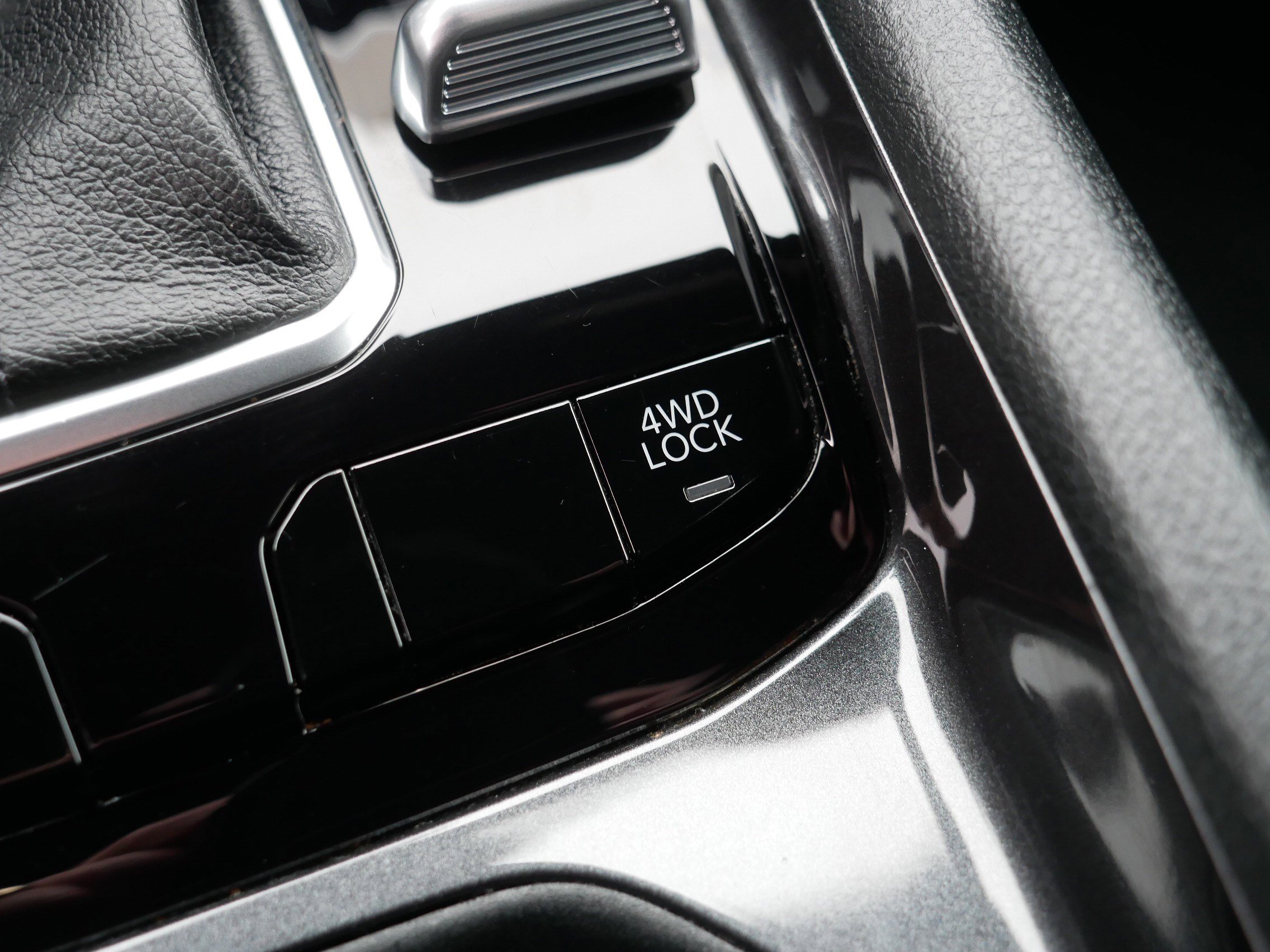 Certified 2024 Jeep Compass Latitude image 31