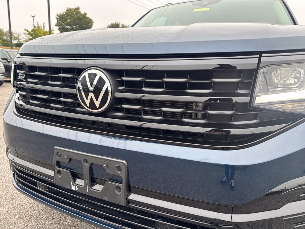Certified 2023 Volkswagen Atlas SEL R-Line AWD/4WD image 11