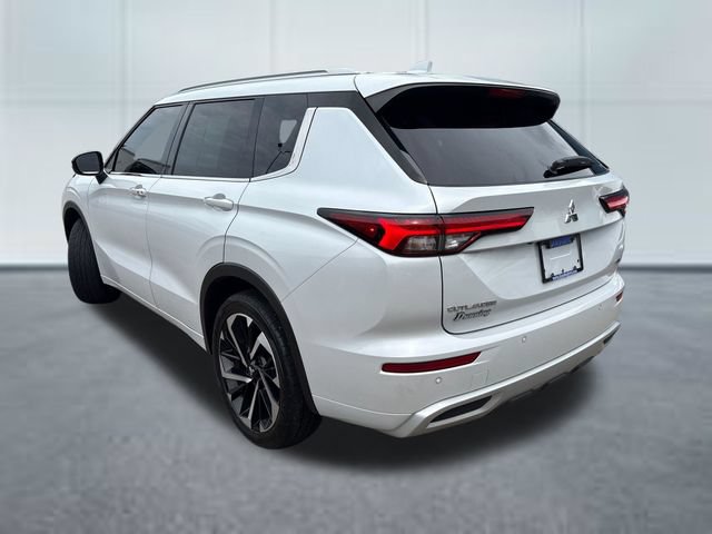 Used 2022 Mitsubishi Outlander SEL AWD/4WD image 2