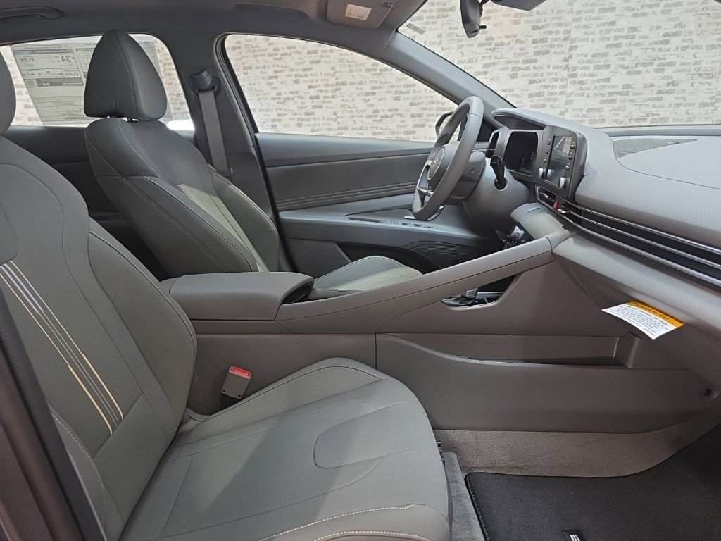 New 2026 Hyundai Elantra SEL Sport Premium FWD image 8