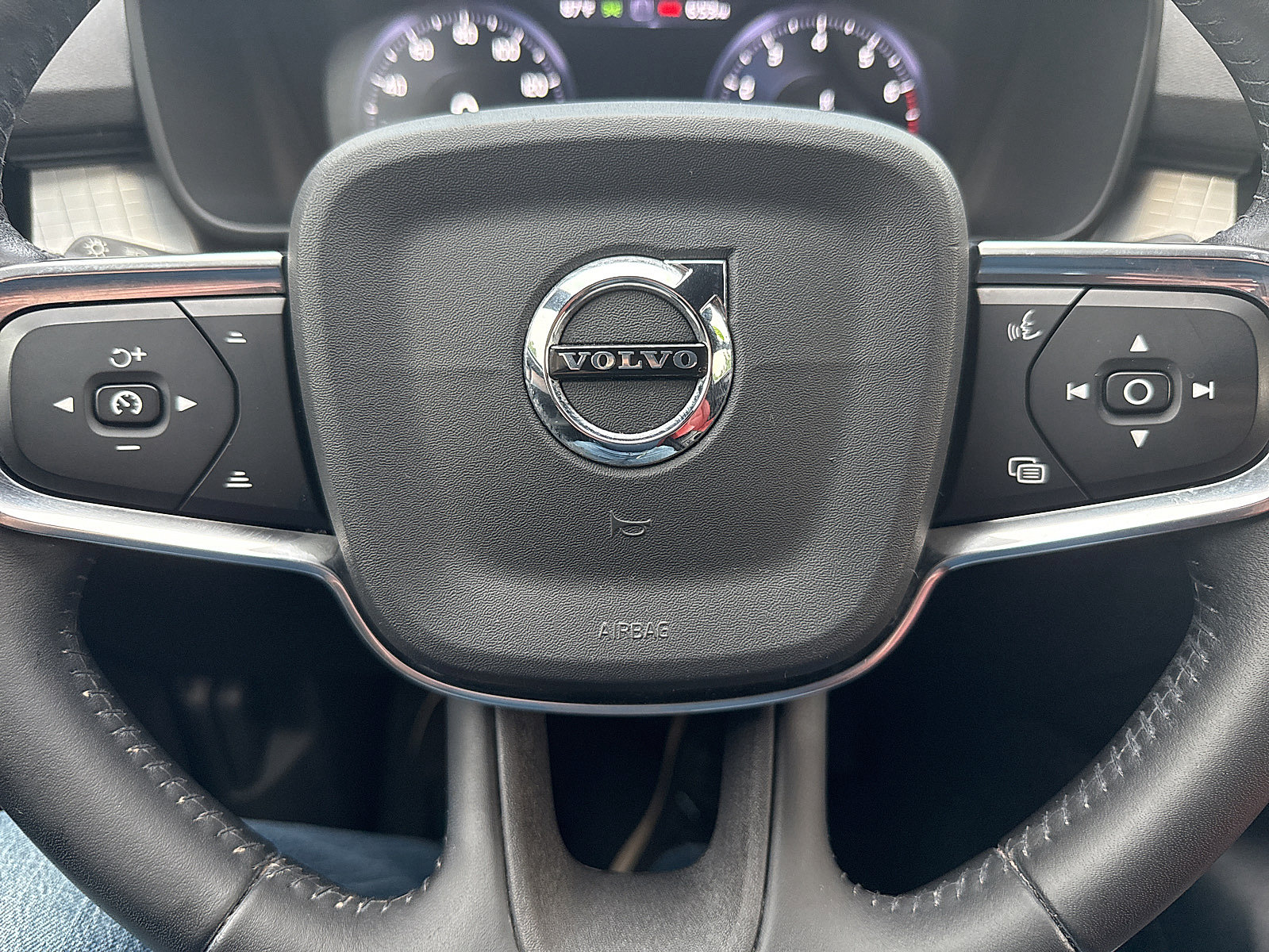 Used 2019 Volvo XC40 T5 Momentum AWD/4WD image 46