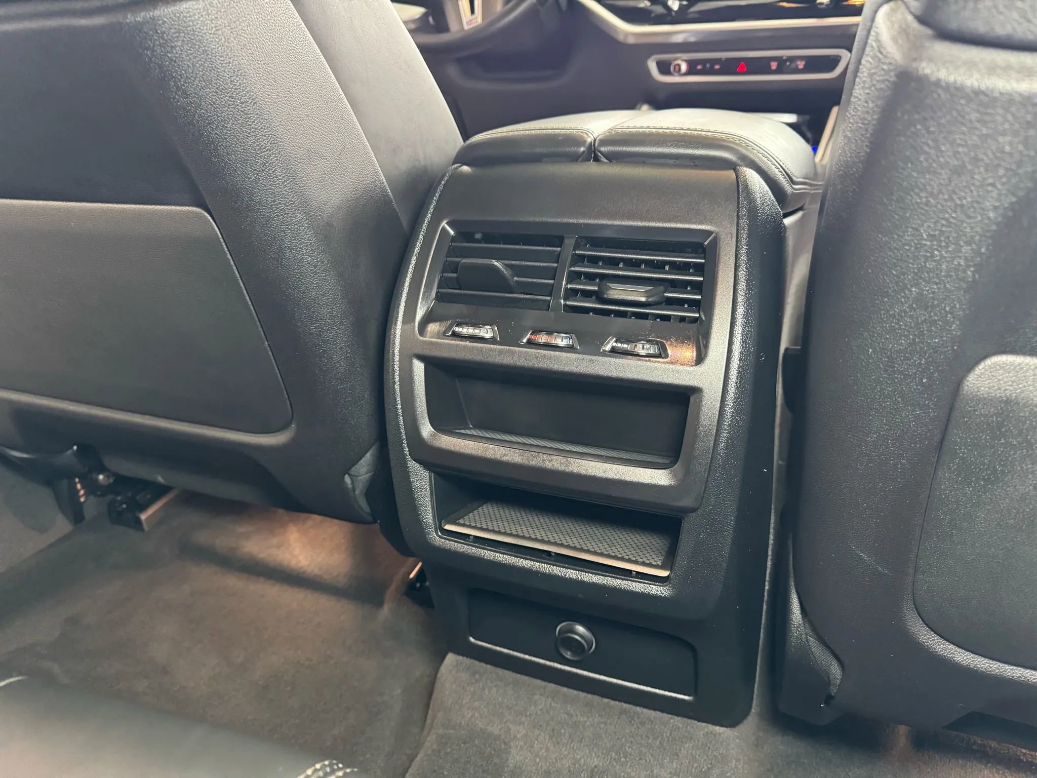 Used 2024 BMW X6 M60i w/ M Sport Professional Package image 17