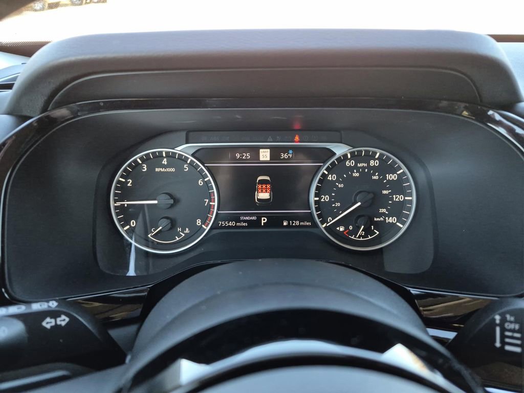 Used 2022 Nissan Pathfinder SL image 24