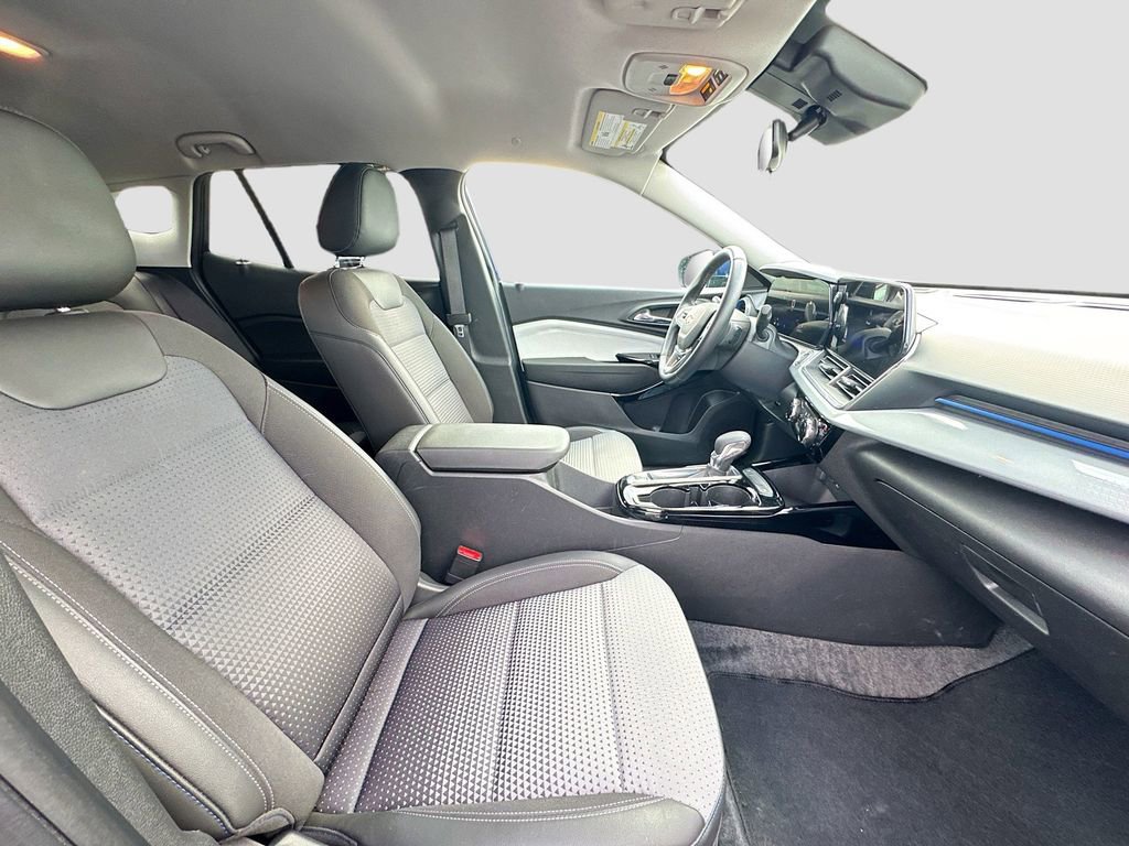 Used 2024 Chevrolet Trax LT w/ Driver Confidence Package image 26