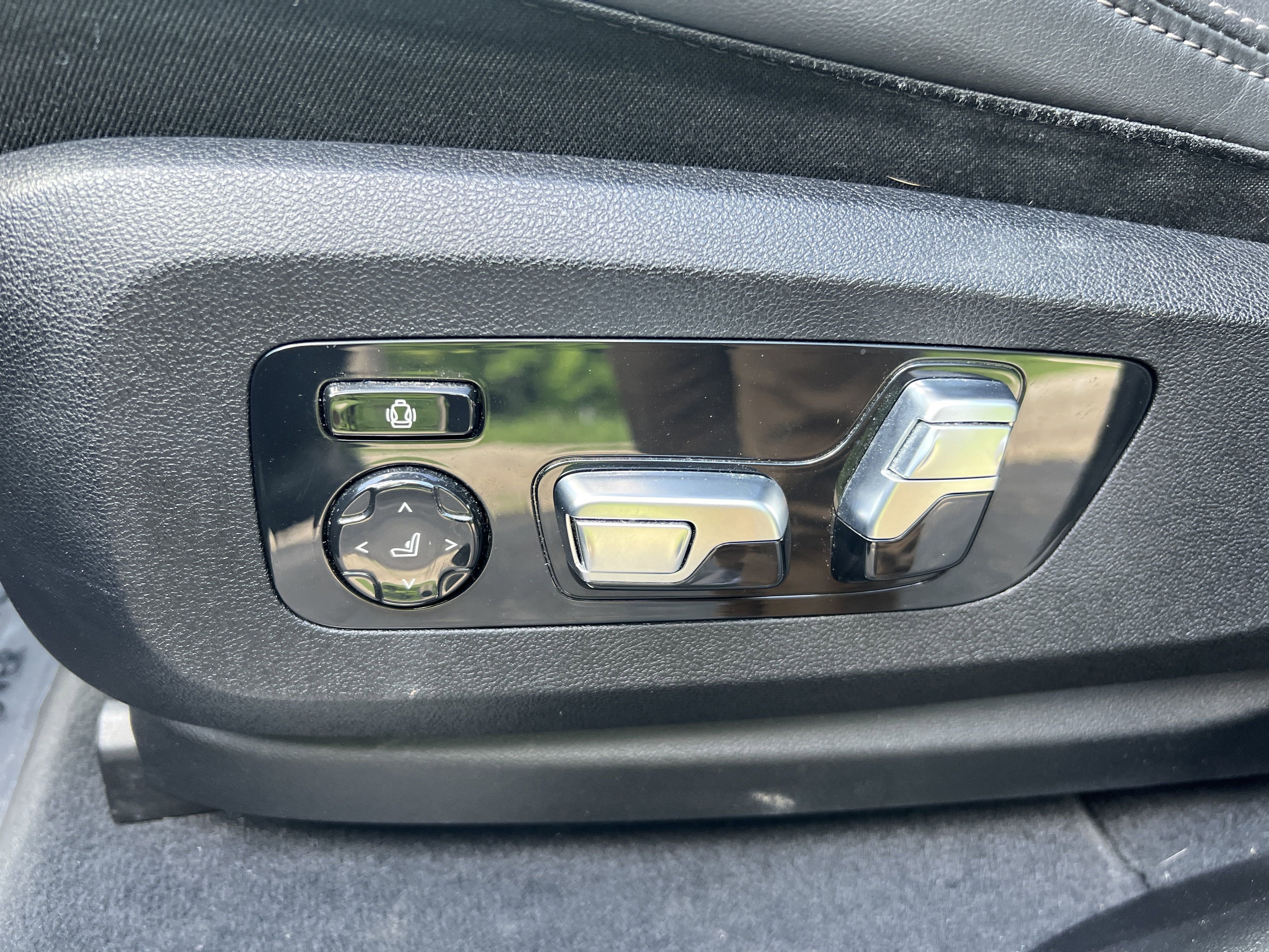 Used 2024 BMW X5 xDrive40i w/ Premium Package image 23