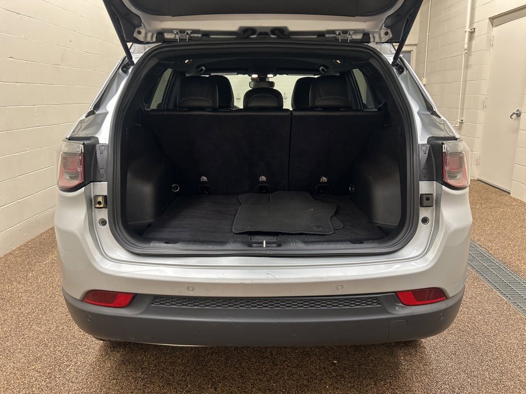 Used 2024 Jeep Compass Limited image 11