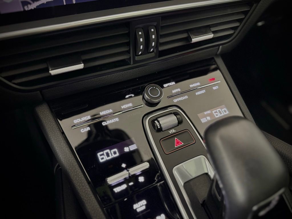 Certified 2023 Porsche Cayenne Coupe image 26