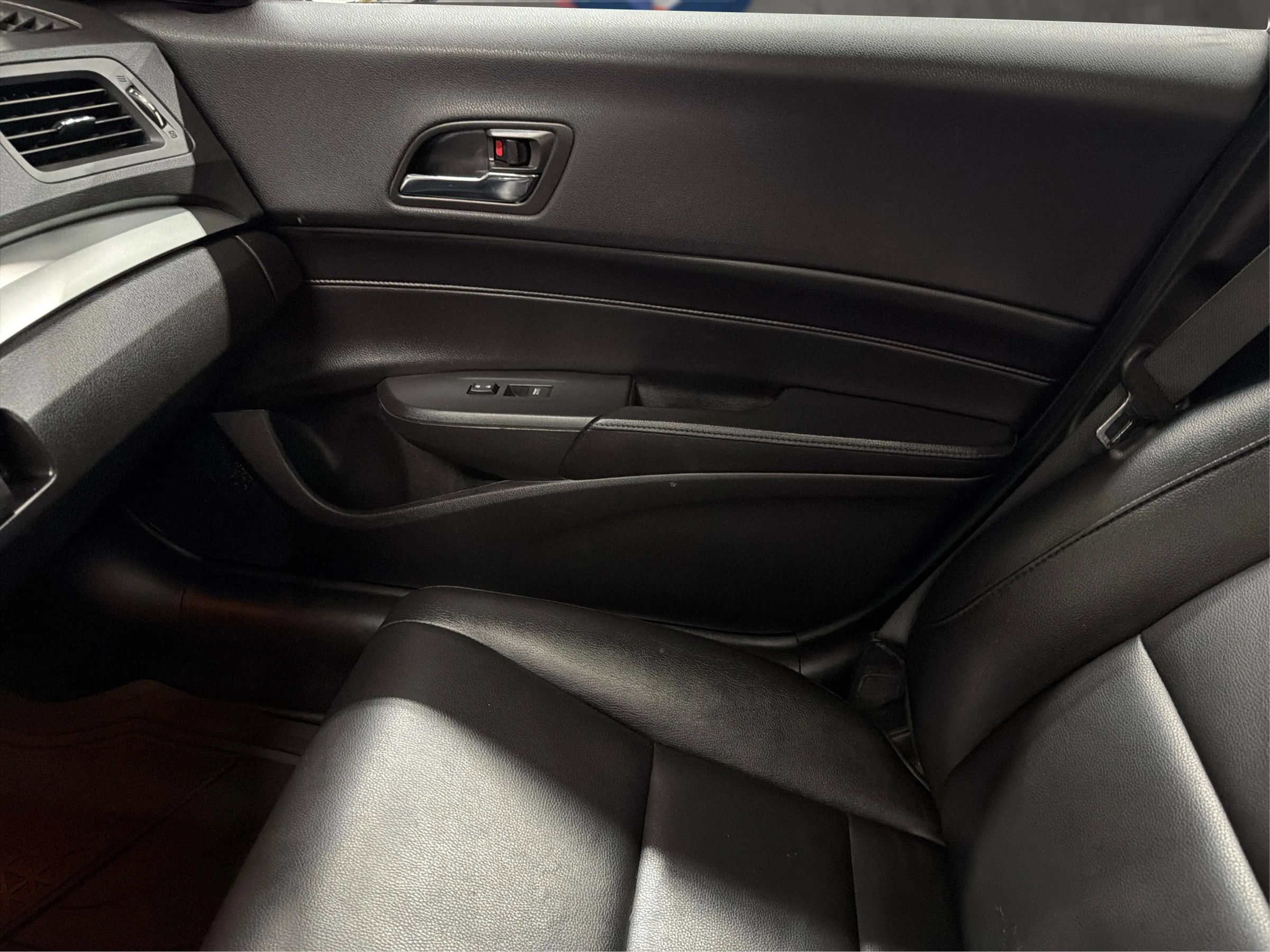 Used 2017 Acura ILX FWD image 34