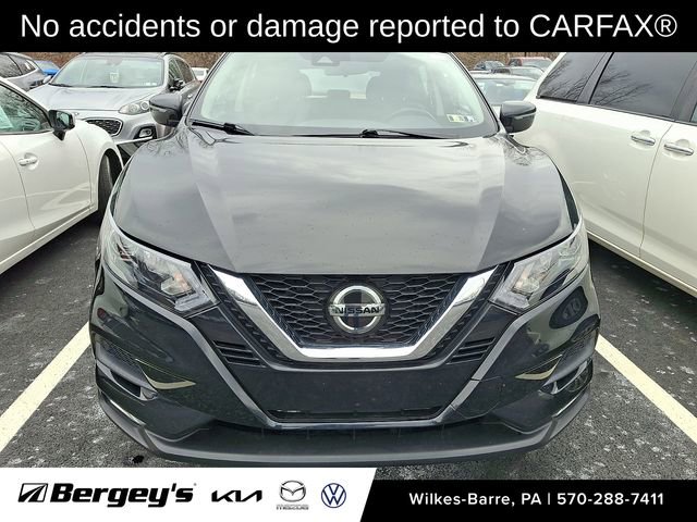 Used 2021 Nissan Rogue Sport SV image 2