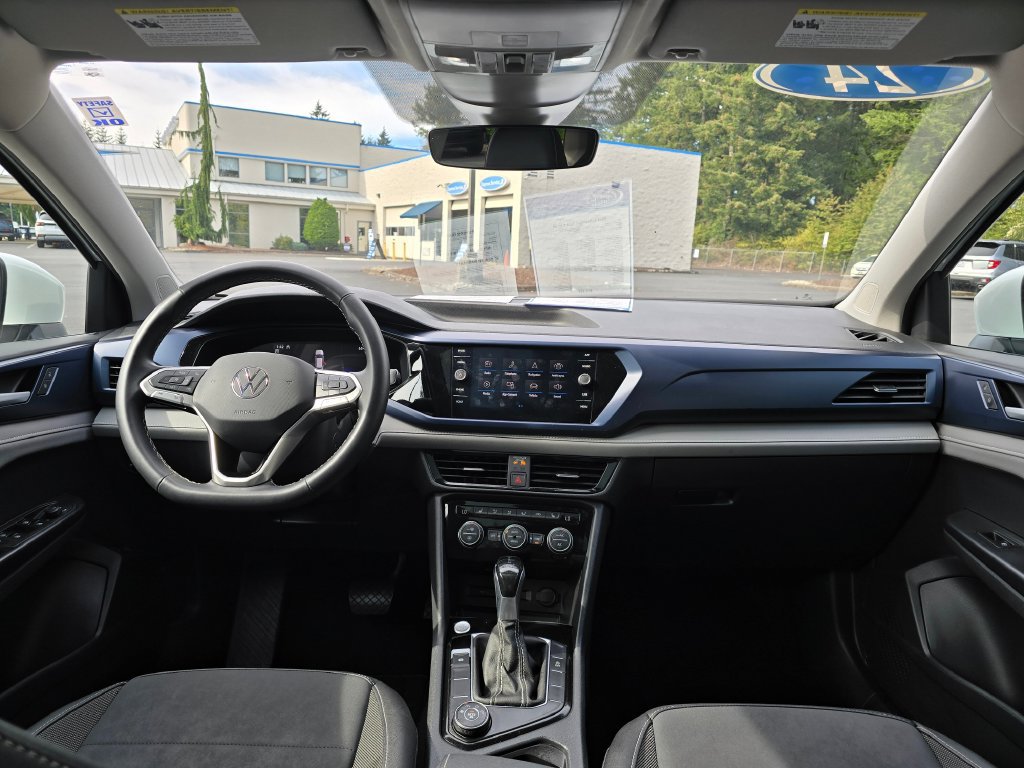 Used 2024 Volkswagen Taos SE AWD/4WD image 6