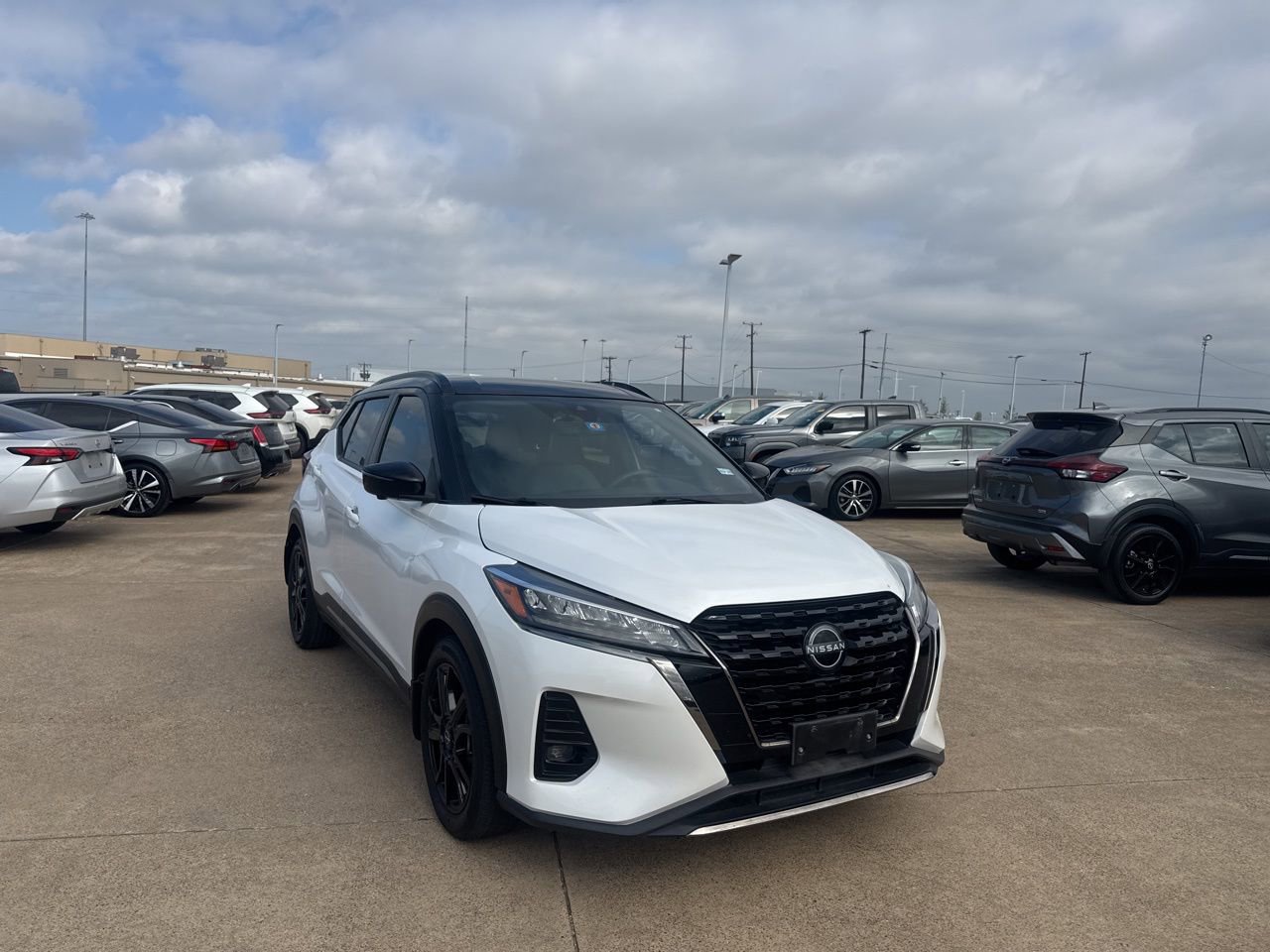 Certified 2022 Nissan Kicks SR w/ Premium Package image 2