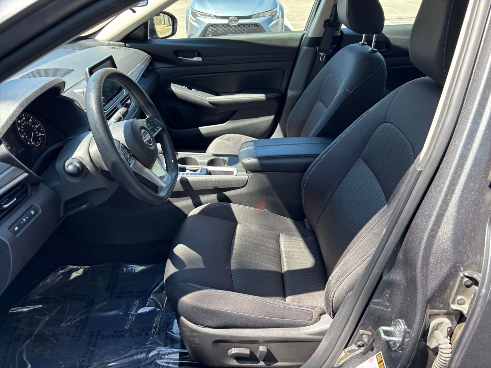 Used 2025 Nissan Altima 2.5 SV FWD image 28