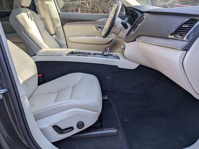 Certified 2023 Volvo XC90 B6 Plus w/ Protection Package image 28