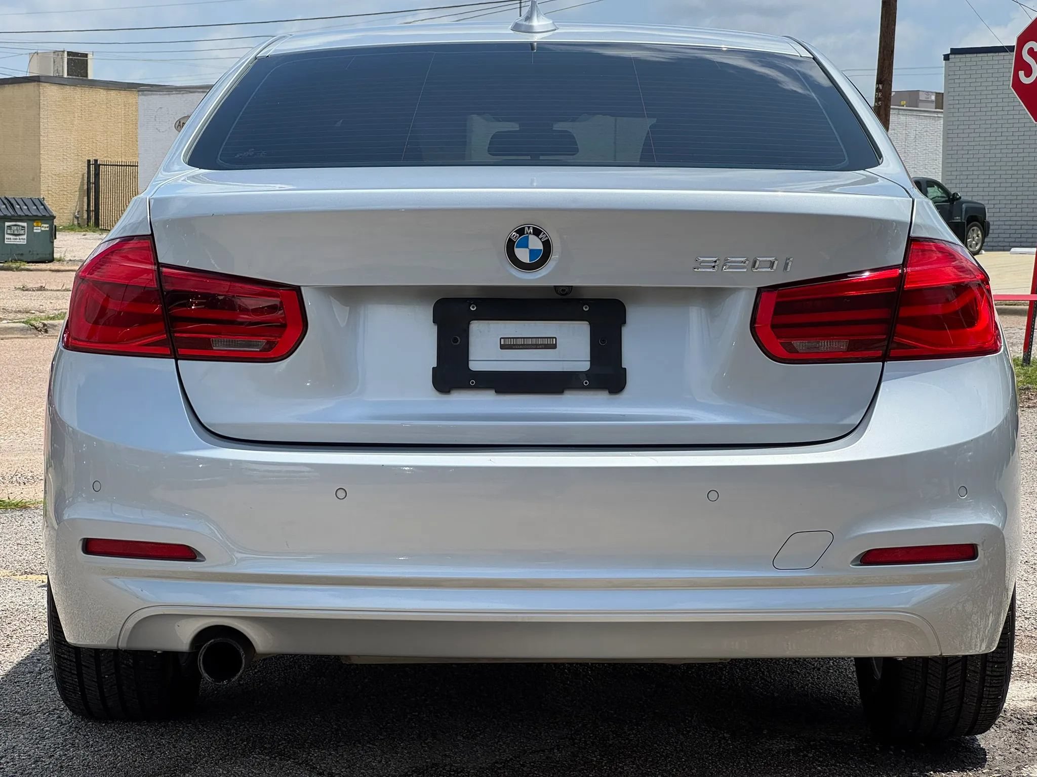 Used 2016 BMW 320i Sedan RWD image 5