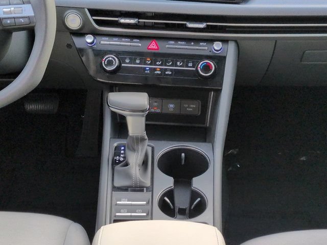 Used 2025 Hyundai Sonata SE FWD image 17