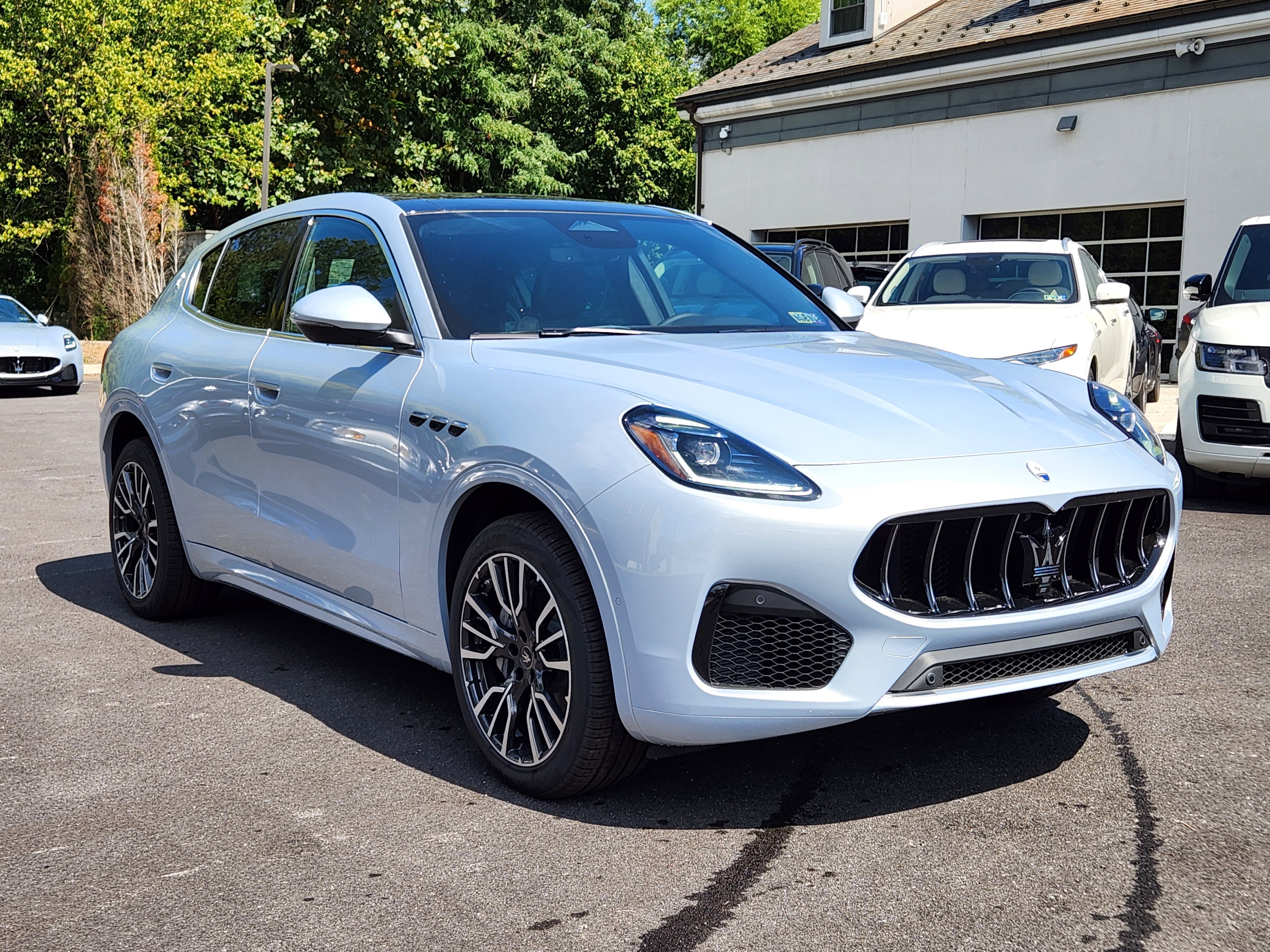 New 2025 Maserati Grecale GT image 2