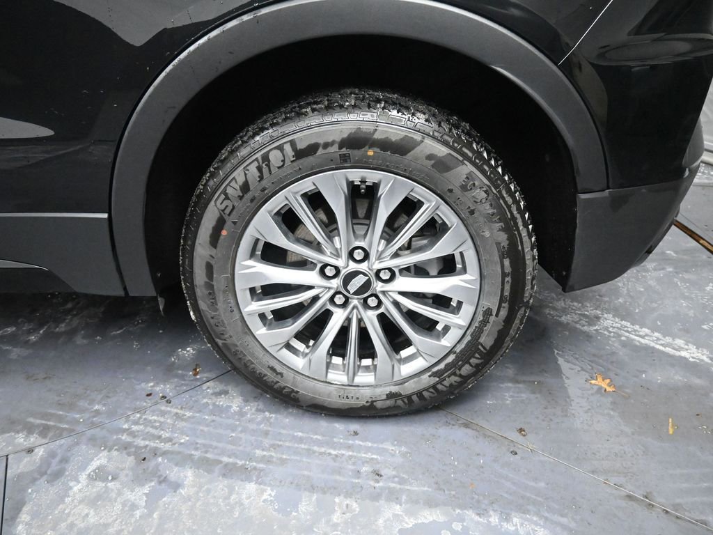 Used 2025 Cadillac XT4 Premium Luxury image 15