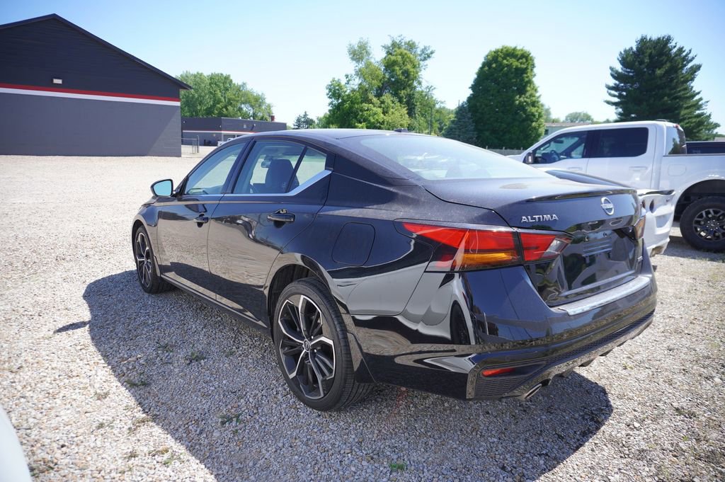 Used 2023 Nissan Altima 2.5 SR w/ SR Premium Package AWD/4WD image 5