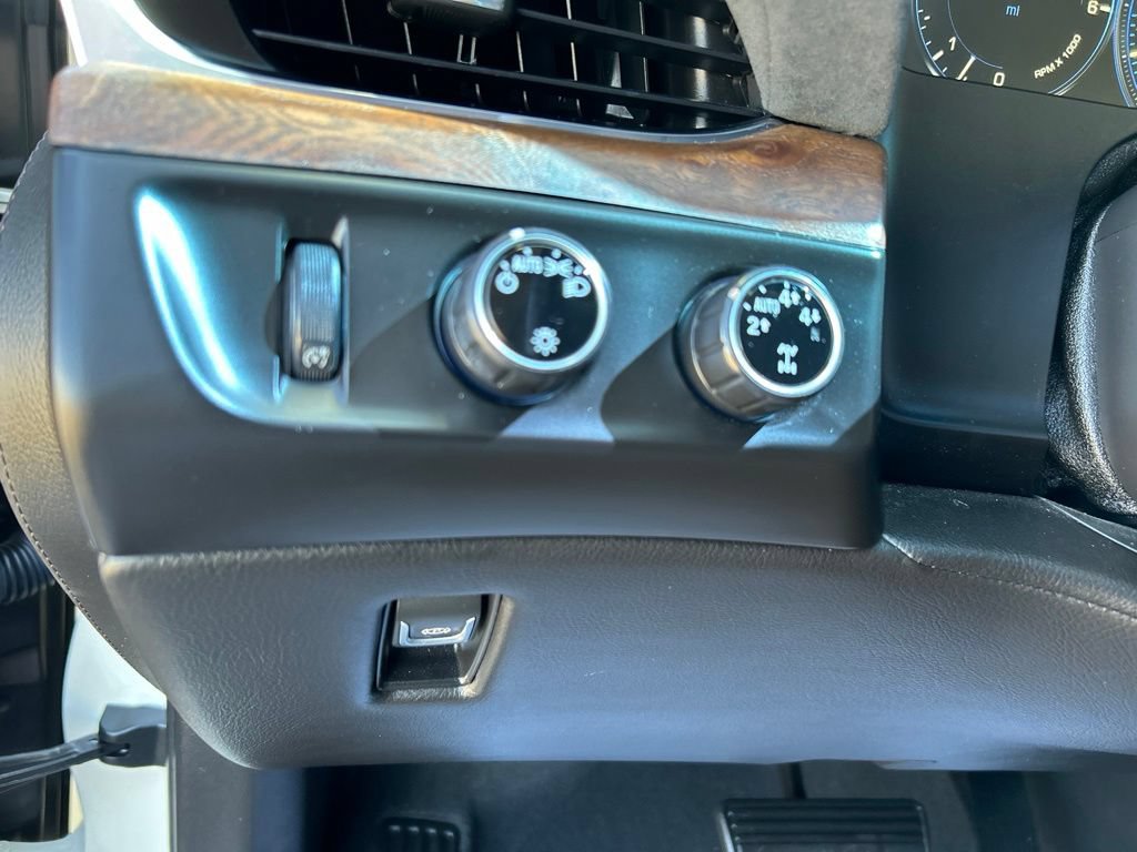 Used 2015 Cadillac Escalade ESV Premium AWD/4WD image 21